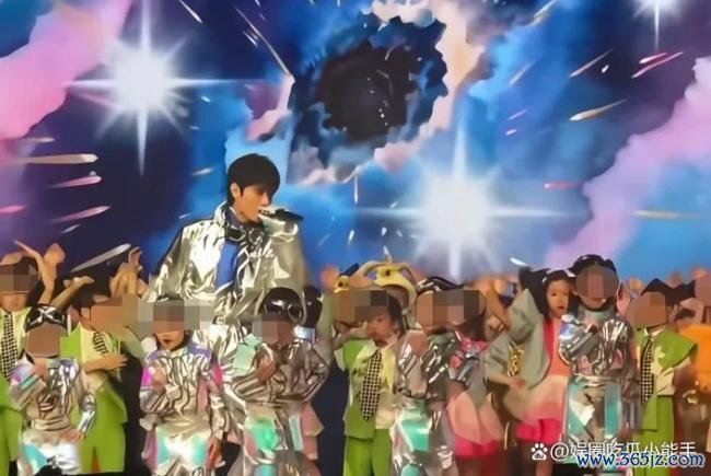 何猷君干与男儿毕业仪式 星二代团员现场