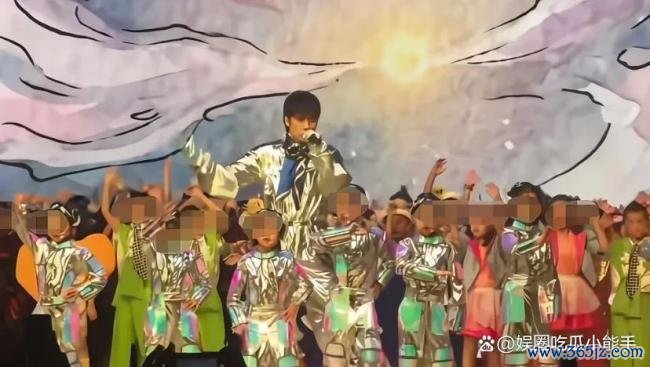 何猷君干与男儿毕业仪式 星二代团员现场